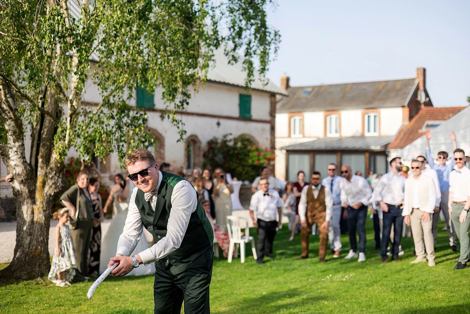 Lancer de saucisson vin d'honneur mariage Amiens — Élodie de Castro photographe
