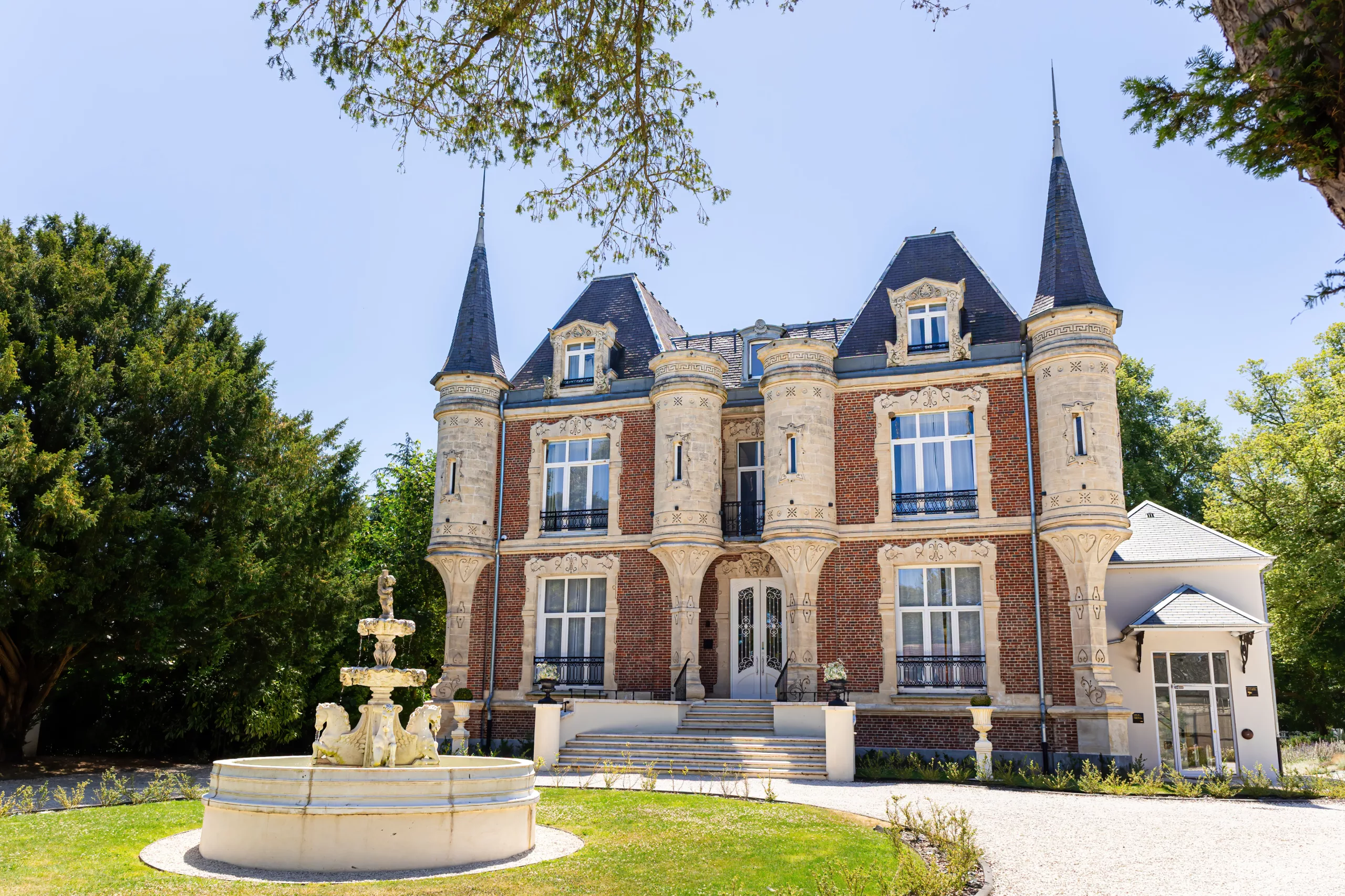 Mariage Justine et Antony au Château Héloïse — photographe Élodie de Castro